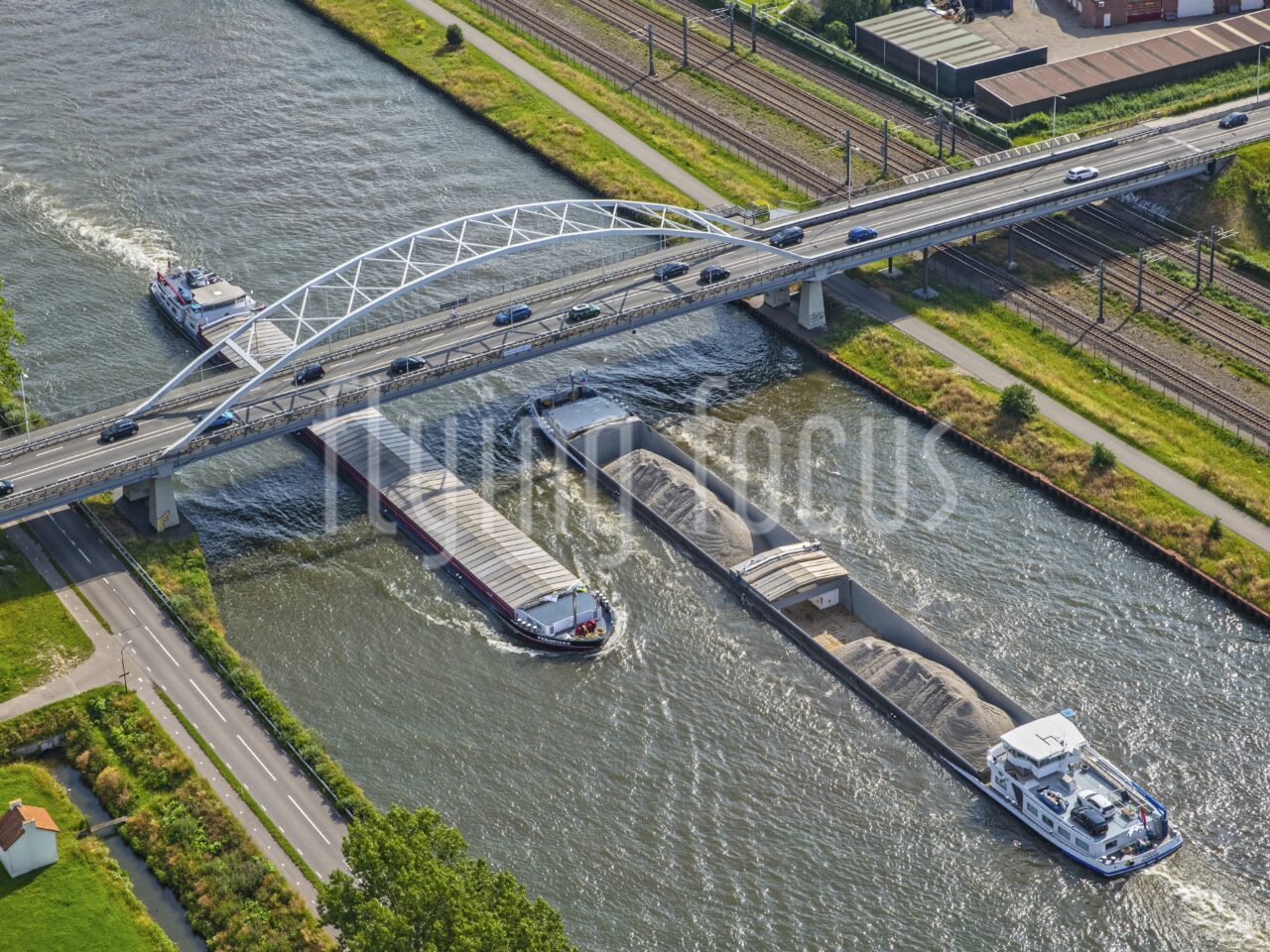 104502