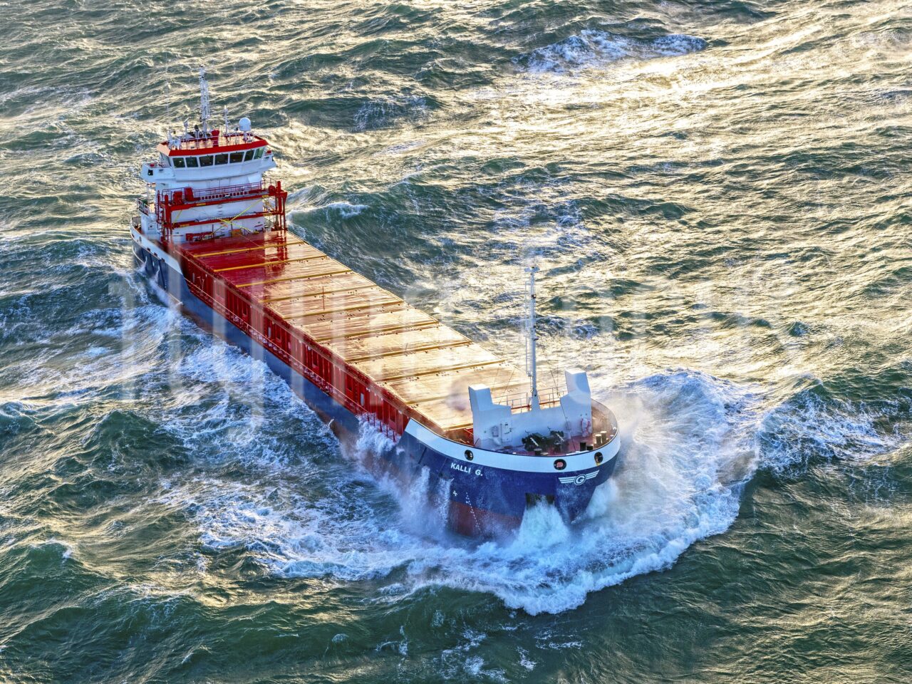 135083